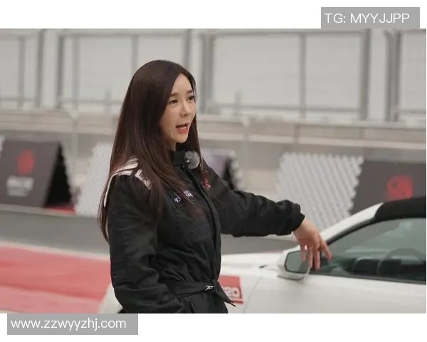 足球明星周韦彤的传奇之路与球场背后的故事揭秘